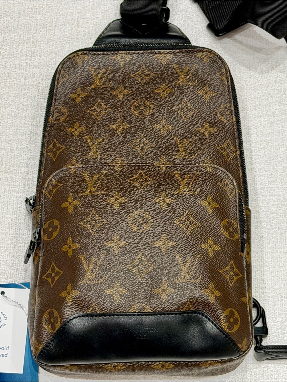 100% Authentic Louis Vuitton Avenue Sling Bag with COA